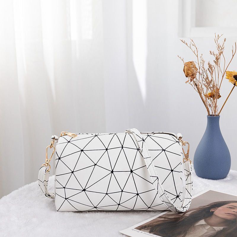 BeCloz Diamond Quilted Baguette Bag