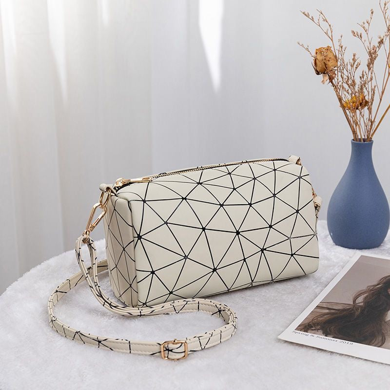 BeCloz Diamond Quilted Baguette Bag