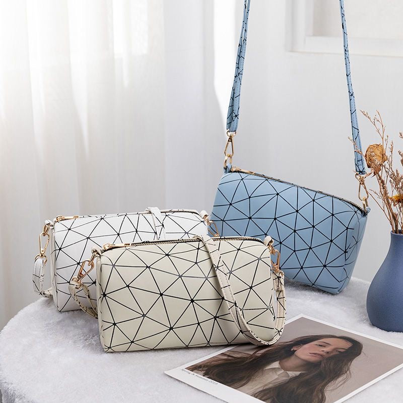 BeCloz Diamond Quilted Baguette Bag