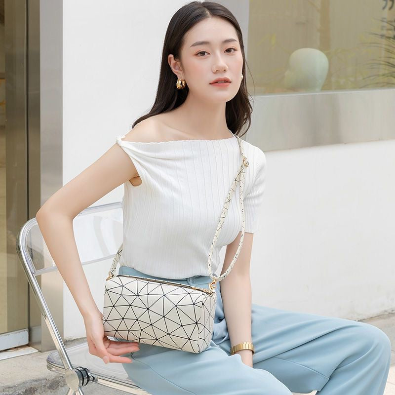 BeCloz Diamond Quilted Baguette Bag