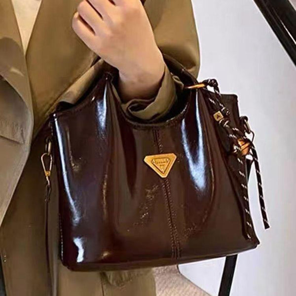 Glossy leather finishing vintage style bag